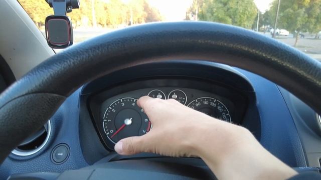 Как НЕ ОТВЛЕКАТЬСЯ на ПЕРЕКЛЮЧЕНИЕ передач на ходу? смотреть онлайн