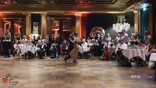 Augustina Piaggio & Facundo Pinero - Tango exhibition by Sivis'Art смотреть онлайн