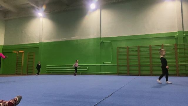 Художня гімнастика. Тренер. София Товстопят. Юлія Клименко. Training (part 1) смотреть онлайн