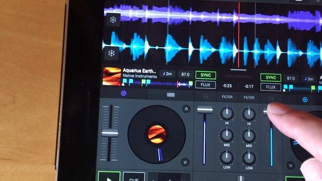test / iPad mini4 Native Instruments TRAKTOR DJ 2 iPad смотреть онлайн
