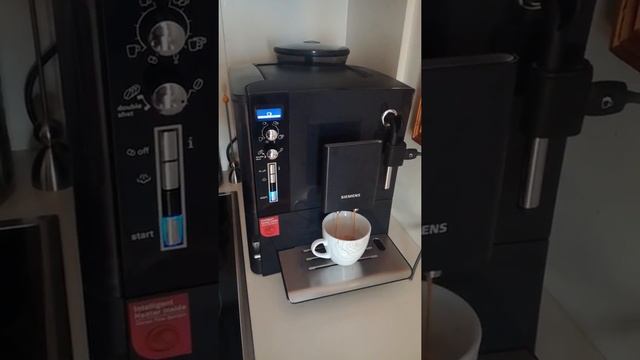 Siemens TE503521DE Kaffee-Vollautomat EQ.5 edition 11 смотреть онлайн