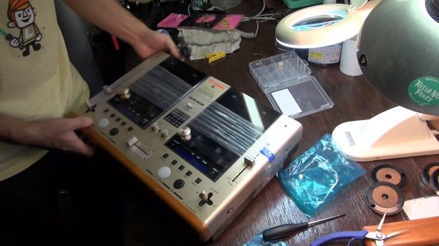 読み込み不良の　VESTAX　CDX-15を復活させろ！ピックアップ交換でトラブルに挑むDJ未経験者の奮闘記！【ジャンクシリーズ！VOL17】 смотреть онлайн