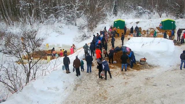 Купание в проруби. Крещение 2019. смотреть онлайн