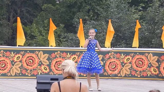 Вероника Ч., 9 лет.Песня "Русская красавица", 2 часть смотреть онлайн
