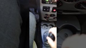 Переключаем передачи. Рено Логан.