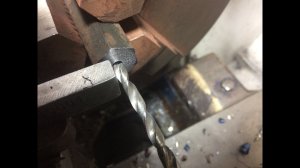 Как просверлить отверстие без смещения