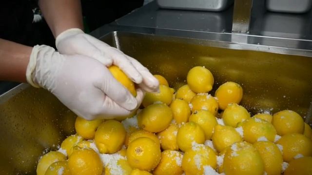 Корейская УЛИЧНАЯ Еда - Свиная ГРУДИНКА на Гриле, Теппаньяки, САМГЁПСАЛЬ, Соленое УТИНОЕ Яйцо... смотреть онлайн