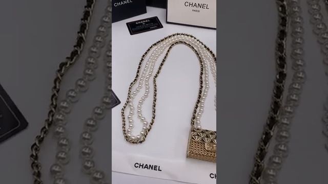 Ожерелье Chanel Шанель маленькая сумочка с жемчугом смотреть онлайн