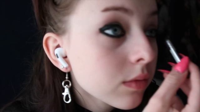 Easy Emo/Scene Eye Makeup Tutorial смотреть онлайн