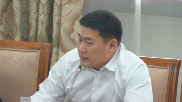 Л.Оюун-Эрдэнэ: Ерөнхийлөгчийн засаглал руу Монгол Улс явна... смотреть онлайн