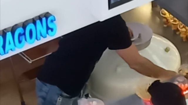 Необычный десерт в жидком АЗОТЕ!!! "Дыхание дракона" смотреть онлайн