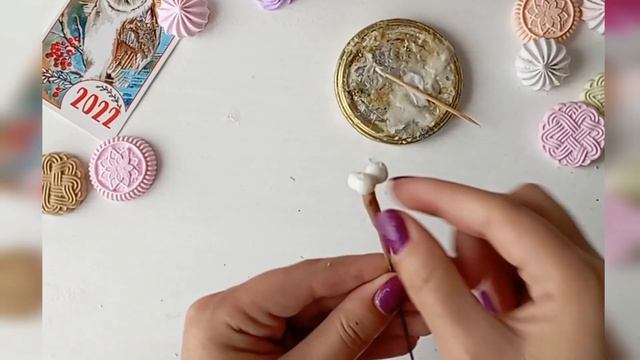 Снежноягодник из холодного фарфора. Мастер класс по лепке. смотреть онлайн