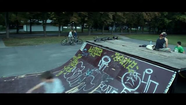 Sony FS700 - Skateboarding at 200fps смотреть онлайн