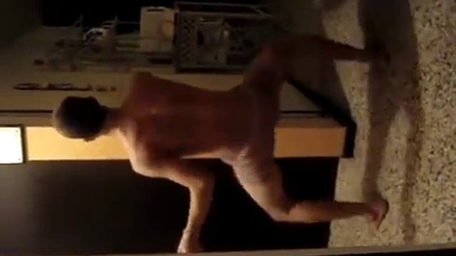 парень танцует тверк смотреть онлайн