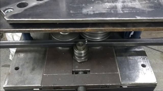 Станок " Художественная ковка " (профильная труба 15х15 мм.) смотреть онлайн