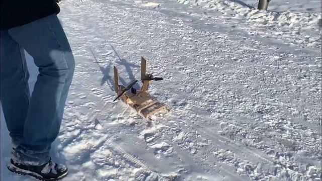 Реактивные сани против Лыжника кто же победит?