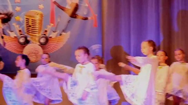 Выступление Саши Езерской на фестивале. Колыбельная, студия танца «Арабеск» смотреть онлайн