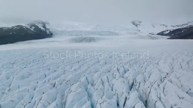 Glacier by Fjallsárlón lake смотреть онлайн