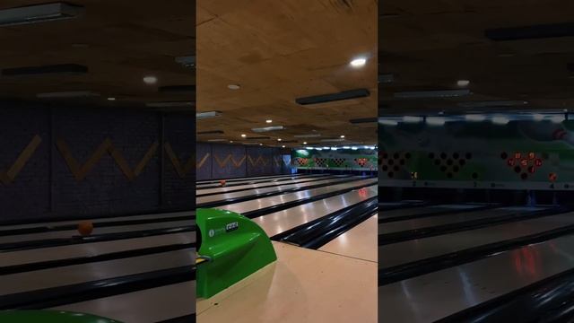 Best bowling alley | Eod Adventure Park | #minivlog #adventurepark #bowling #mayurvihar #fun смотреть онлайн