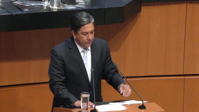 Senador Marco Antonio Gama Basarte para referirse a un dictamen en materia educativa смотреть онлайн