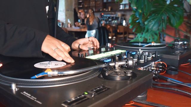 НАЧАЛО: DJ Chensky | хип-хоп микс на виниле