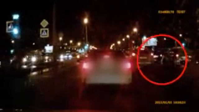 На Дунайском водитель устроил стрельбу после конфликта с пешеходами.