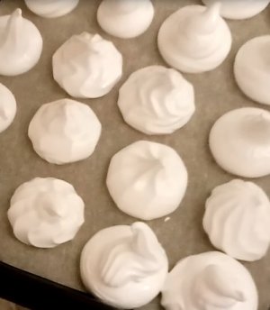 #БЕЗЕ (МЕРЕНГИ) в духовке. Классический #рецепт по которому Безе получается воздушным и красивым.