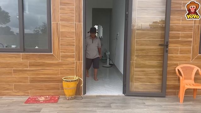 How grandpa cares and cares for monkey YiYi and Ủn Ỉn piglet смотреть онлайн