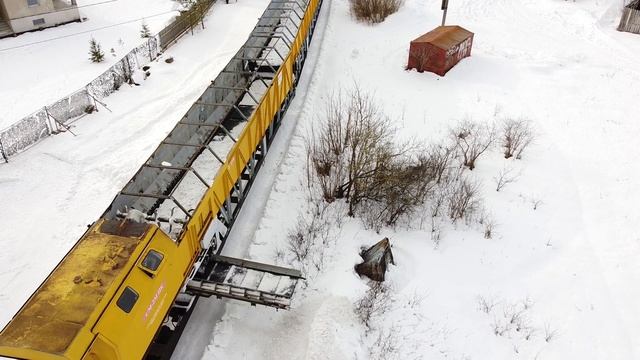 Снегоуборочная машина СМ-2: выгрузка снега / Snowplough train SM-2: unloading of snow смотреть онлайн
