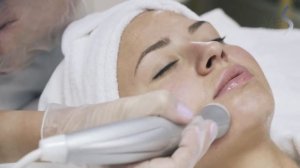 Электропорация лица, RF-лифтинг лица. Проведение процедуры электропорации и RF-лифтинг | yeslaser.r