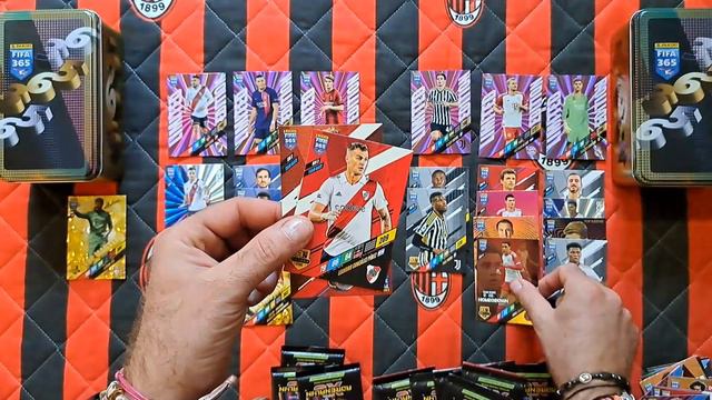 PANINI FIFA 365 2024 - POJEDYNEK DWÓCH DUŻYCH PUSZEK KOLEKCJONERA - CZY WPADŁY RARKI I MOMENTUM??? смотреть онлайн
