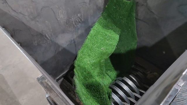 Дробление ковров на шредере Шредер ИШМ 220 600 смотреть онлайн