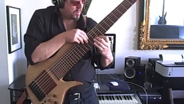 Eric Czar-Ravel's "Le Gibet" 7 string bass (excerpt) смотреть онлайн