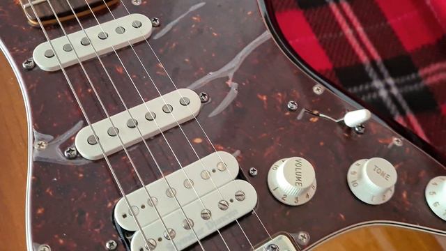Fender Stratocaster Deluxe Lone Star (2012) - as new - come nuova смотреть онлайн