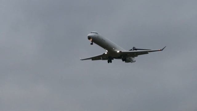 Lufthansa CRJ landing at Munster-Osnabruck Airport смотреть онлайн