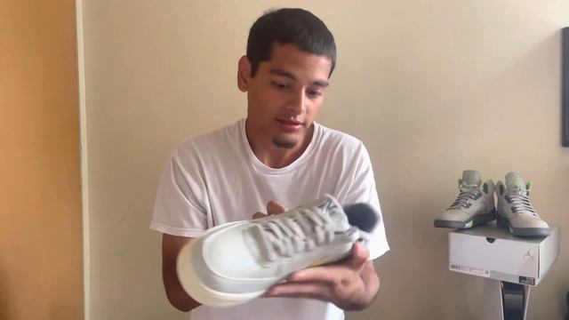 Unboxing: Nike Air Force 1 (Light Bone and Coconut Milk) смотреть онлайн