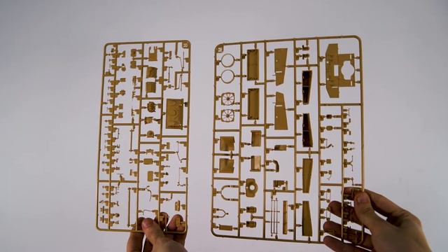 Сборная модель танка M4A3 76W HVSS Sherman. Масштаб - 1:35. Распаковка смотреть онлайн