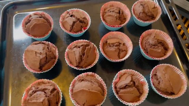 ВЛОГ: распаковка новогодних подарков, что подарил мне муж, шоколадные маффины, картошка в духовке смотреть онлайн