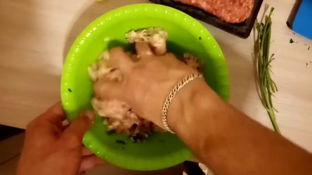 ГОТОВИМ ТЕФТЕЛИ В СМЕТАННО ТОМАТНОМ СОУСЕ. Рецепт смотреть онлайн