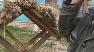 КОЛОДНОЕ ПЧЕЛОВОДСТВО - 2. Делаем домики для пчёл. Крыша из камыша.