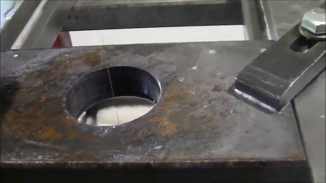 Электроэрозия режет шпоночный паз.