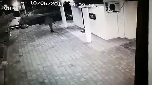 Оштетена икона во црквата Св. Стефан Аеродром смотреть онлайн