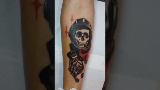 Tattoo космонавт - череп смотреть онлайн