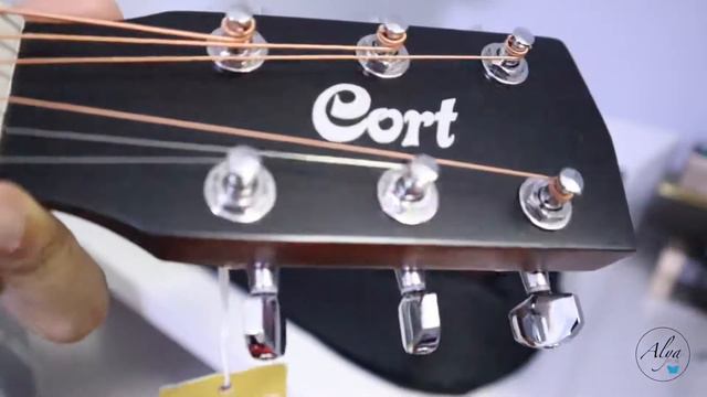 Cort AD Mini M-OP Acoustic Guitar (UNBOXING) смотреть онлайн