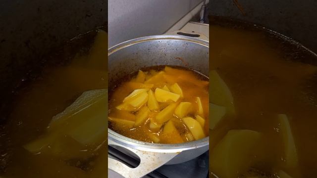 РЕЦЕПТ:СОУС ИЗ ГОВЯДИНЫ С КАРТОШКОЙ?КАК ПРИГОТОВИТЬ СОУС ИЗ ГОВЯДИНЫ С КАРТОШКОЙ!ВКУСНЫЕ РЕЦЕПТЫ смотреть онлайн