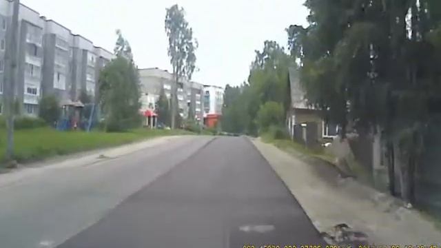 По городу и новому асфальту...  местами