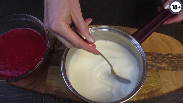 КЛУБНИЧНЫЙ МУССОВЫЙ ДЕСЕРТ без выпечки! Такой клубничный десерт покорит любого мужчину! смотреть онлайн