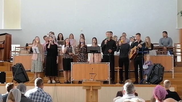 Под палящим солнцем (На Голгофе, на кресте) - Семья Якимашко | На хлебопреломление | "Вифания" смотреть онлайн