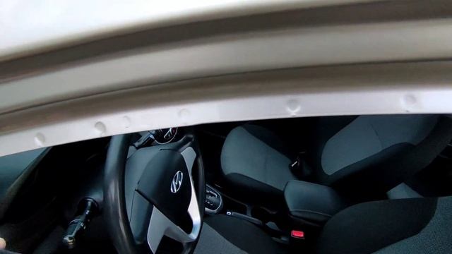 Hyundai Solaris 2011 год, 1.6 автомат. смотреть онлайн