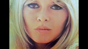 Икона стиля Бриджит Бардо и Серж Гинсбург. Инициалы ББ.